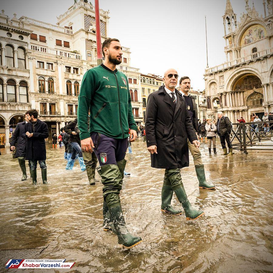 عکس| دروازه‌بان ایتالیا در جمع سیل‌زده‌ها
