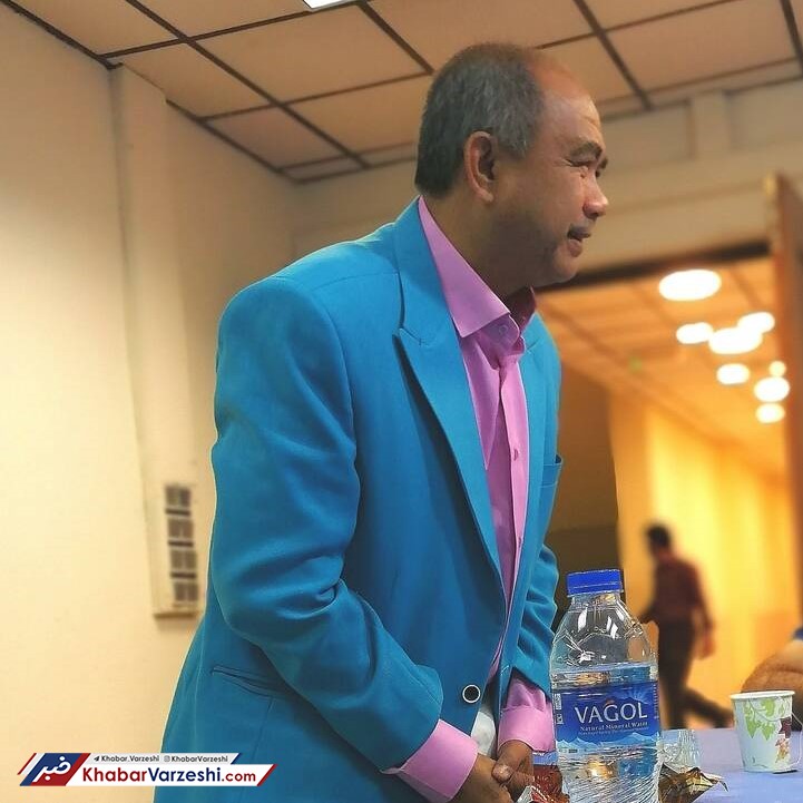 عکس| بازگشت مربی روسری پوش به ایران