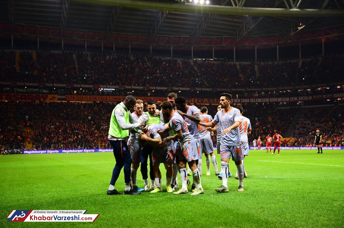 شیر‌ها پس از ۴۱ بازی در خانه شکار شدند