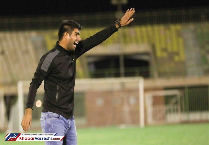 درگیری لفظی خبرنگاران با سرمربی نود ارومیه