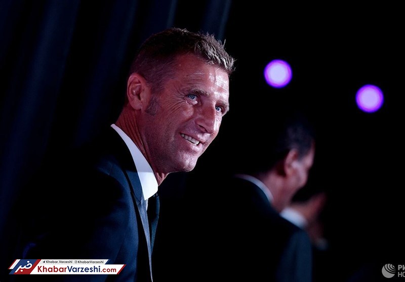 سرمربی پیشین یووه در مسیر یونان