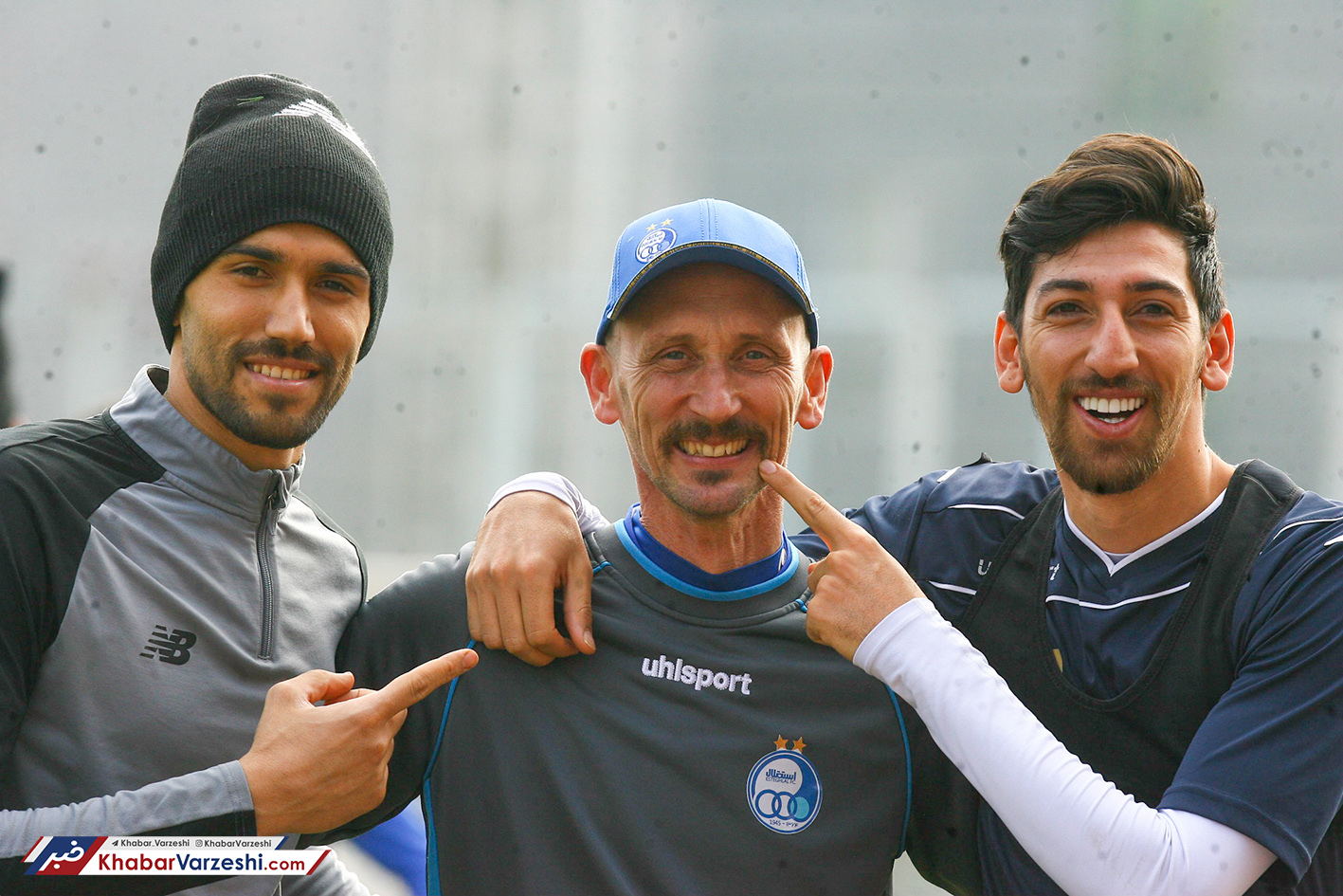 اجازه خروج از کشور به مربی استقلال داده نشد