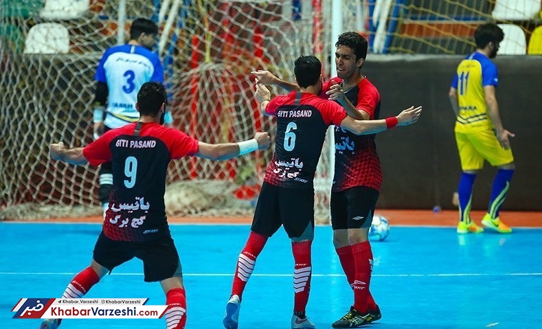 شکست صدرنشین و پیروزی گیتی‌پسند در لیگ برتر فوتسال