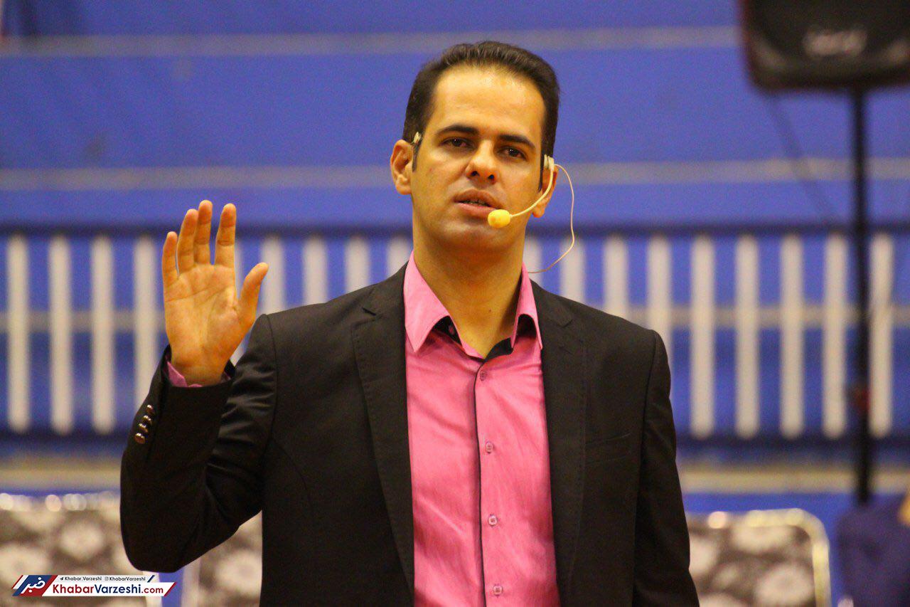 گزارشگر فوتبال، 3 سال محروم شد