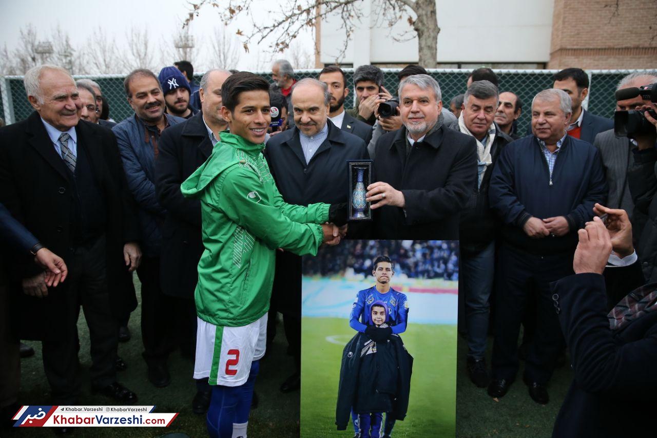 گزارش تصویری| تمرین تیم فوتبال المپیک در حضور وزیر ورزش و چهره هاى نامدار فوتبال ایران