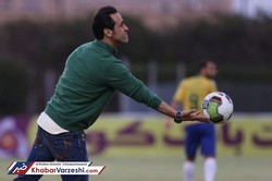 حمله علی کریمی به تاج: افتادین به جون باشگاه‌ها!