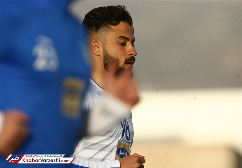 استراماچونی برای مهاجم استقلال تصمیم می‌گیرد