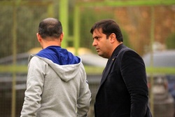 با بازیکنان جوان با پرسپولیس بازی می‌کنیم