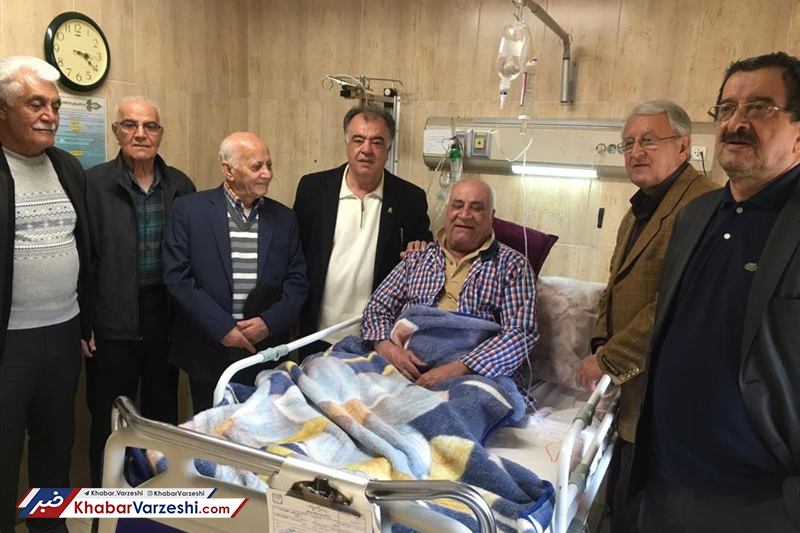 عکس| محمود یاوری در بیمارستان بستری شد