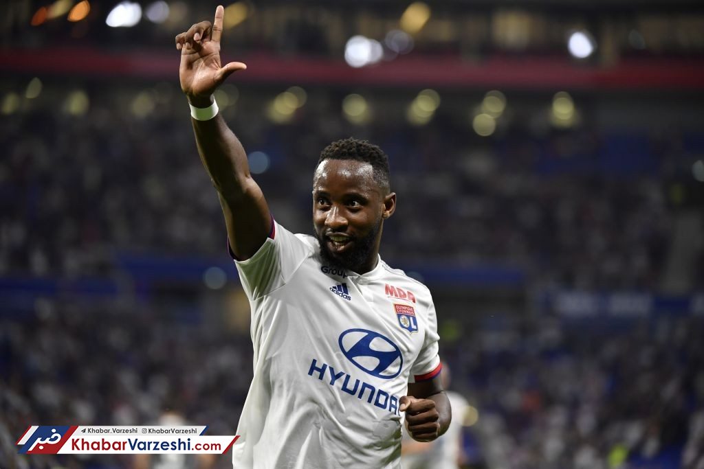 بازیکنی که منچستریونایتد برای چندمین سال می‌خواهد