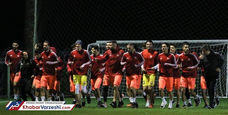 تمرین شبانه تراکتوری‌ها در ترکیه