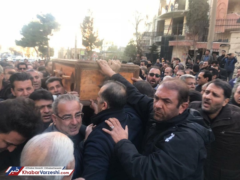 برگزاری مراسم تشییع پیکر باقری در حضور پرسپولیسی‌ها