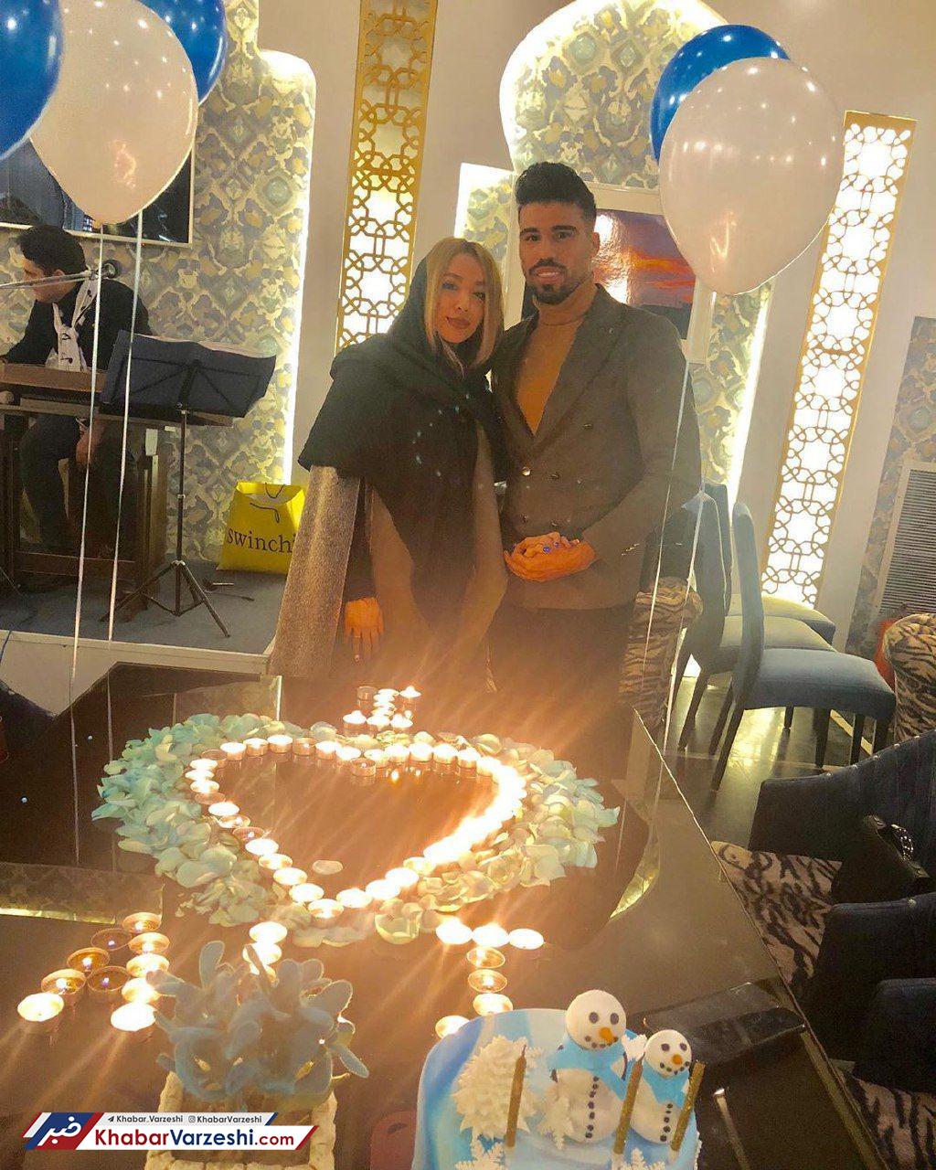 عکس| جشن تولد هافبک استقلال در کنار همسرش