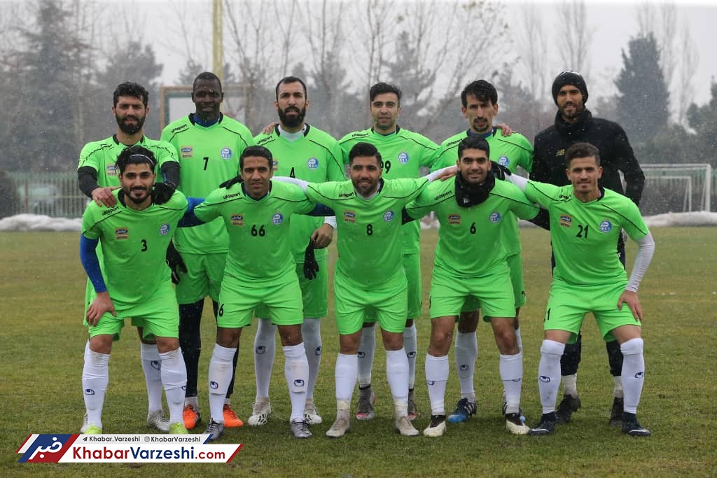 استقلال آبی‌پوش شد