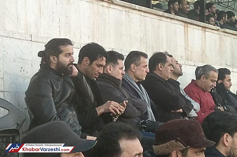 عکس| خواننده «هوروش بند» تماشاگر بازی پرسپولیس و تراکتور