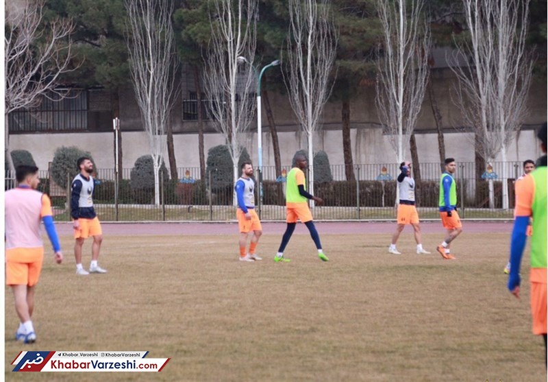 تونل استقلالی‌ها برای مدافع بلغارستانی