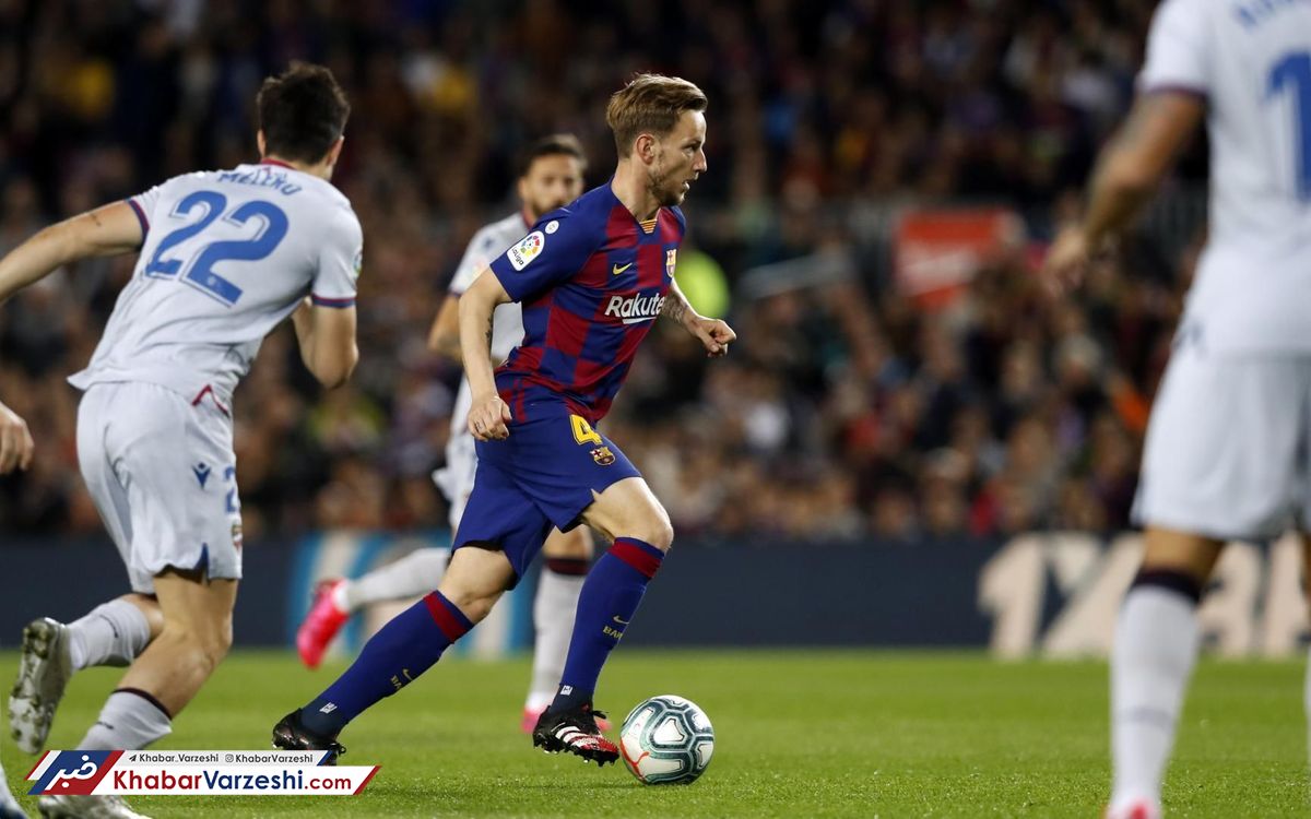 هافبک بارسا همچنان ناراضی است