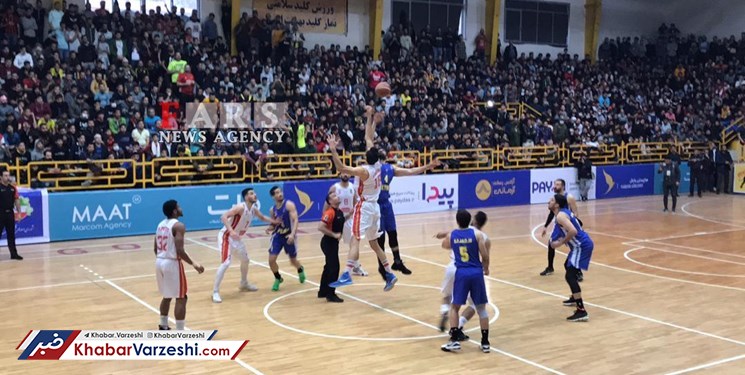 پیروزی صدرنشین در بازی پرحاشیه