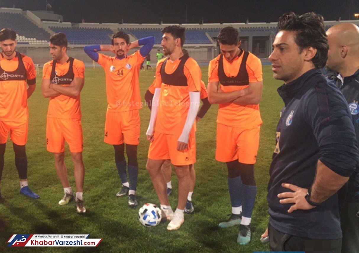 عکس| تمرین استقلال در کویت پیش روی تماشاگران