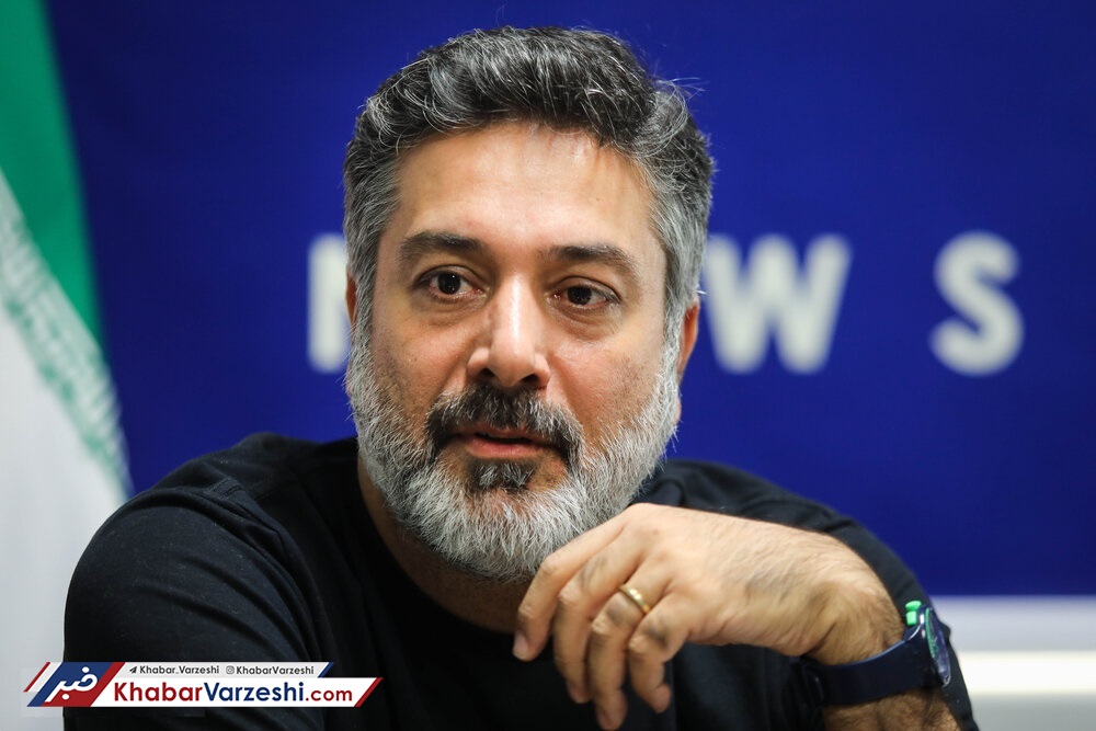 حمیدرضا پگاه: اگر کرونا و مشکلات مالی بگذارند، پرسپولیس قهرمان می‌شود