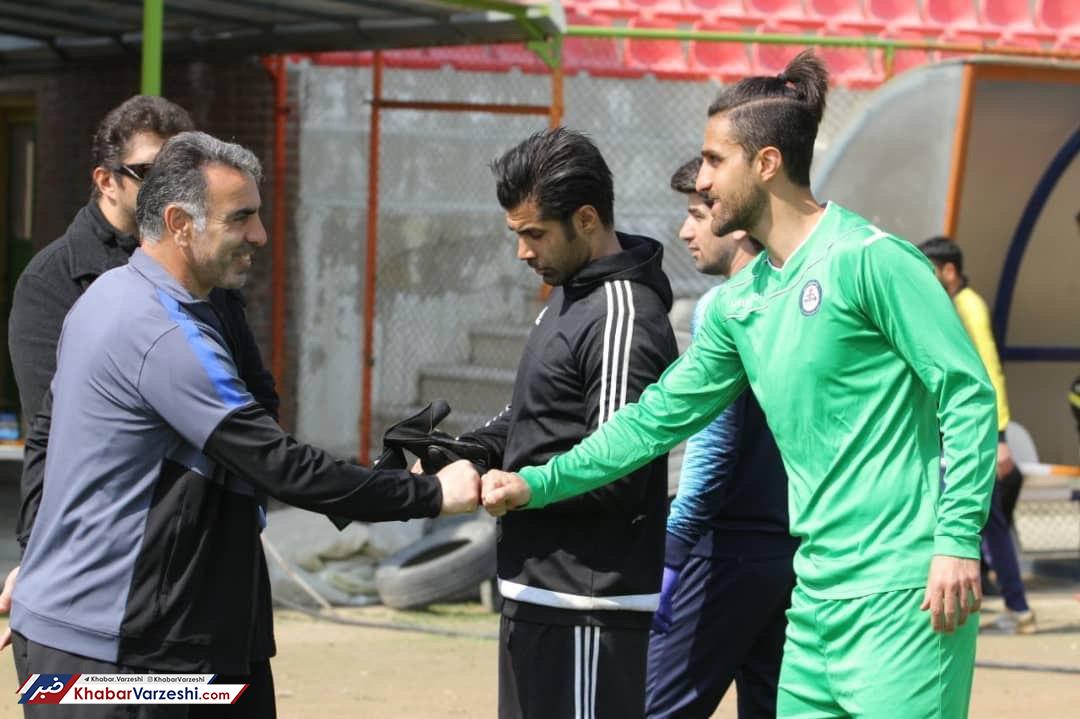 گلر پرحاشیه استقلالی بعد از ۱۱ ماه به فوتبال برگشت