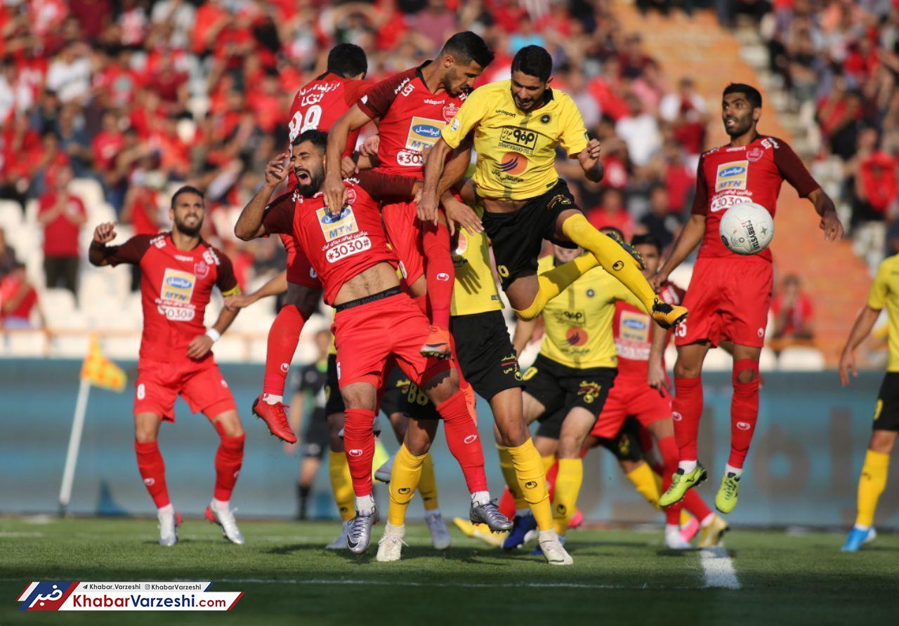 رقابت‌های لیگ برتر همچنان روی هوا