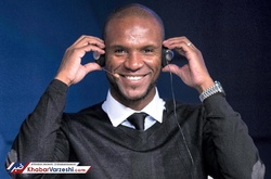 عکس| واکنش مدیرورزشی بارسلونا به اذان‌گویی خواننده ایرانی