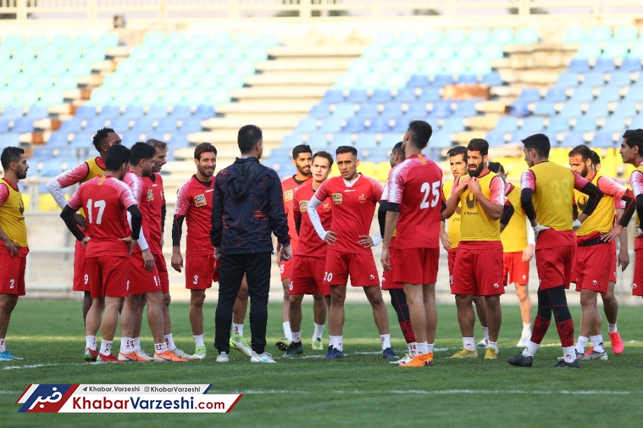 رنگ پیراهن پرسپولیس مقابل استقلال قرمزپوش