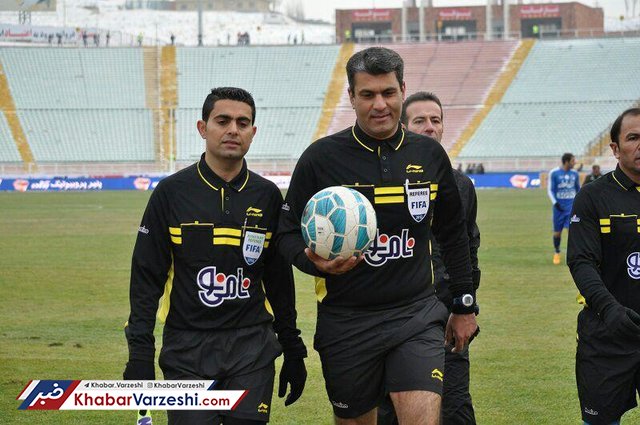 حمله هواداران پرسپولیس به قهرمانی؛ جام را به خاطر اشتباه تو و همکارت از دست دادیم