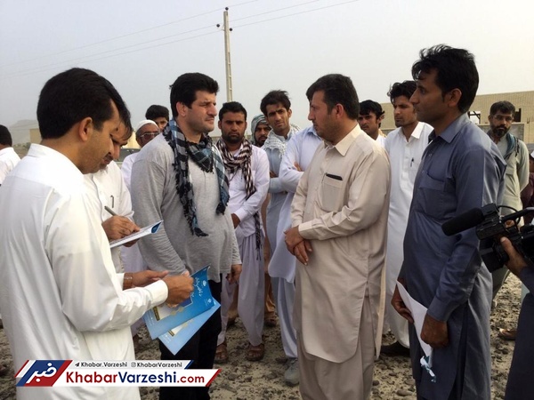 ساخت مدرسه در بلوچستان به دست کریمی و خادم