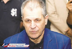 یک استقلالی جدا شد