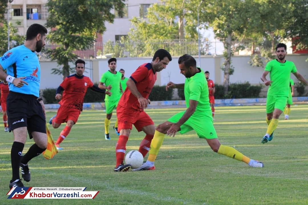 تیمی که ۱۲ بازیکن کرونایی داشت بازی دوستانه کرد!