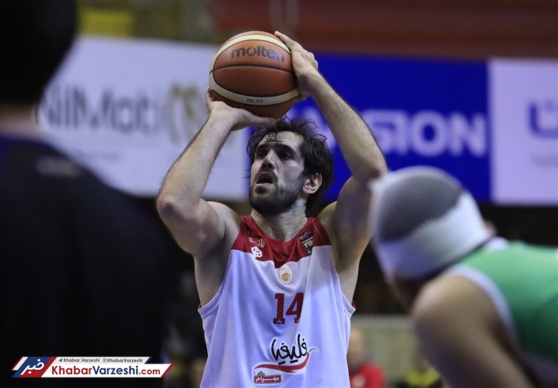 نیکخواه بهرامی: فوتبال تافته جدا بافته است