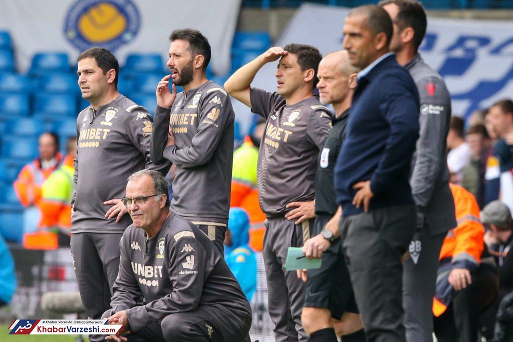 مرد دیوانه وارد می‌شود