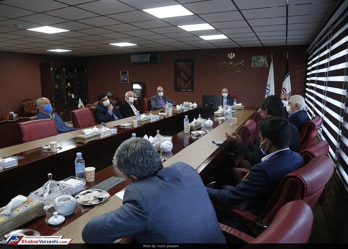 تصاویر| جلسه خبرساز استقلالی‌ها با وزیر ورزش