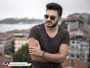 خواننده مشهور ترکیه‌ای برای تراکتور می‌خواند