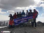 تصاویر| صعود تاریخی قله کهار توسط کوهنوردان نابینا و کم بینا